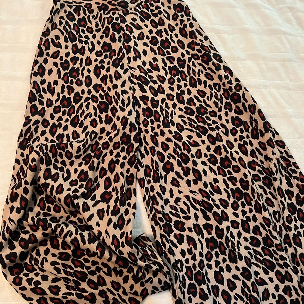 Wide leg pants
